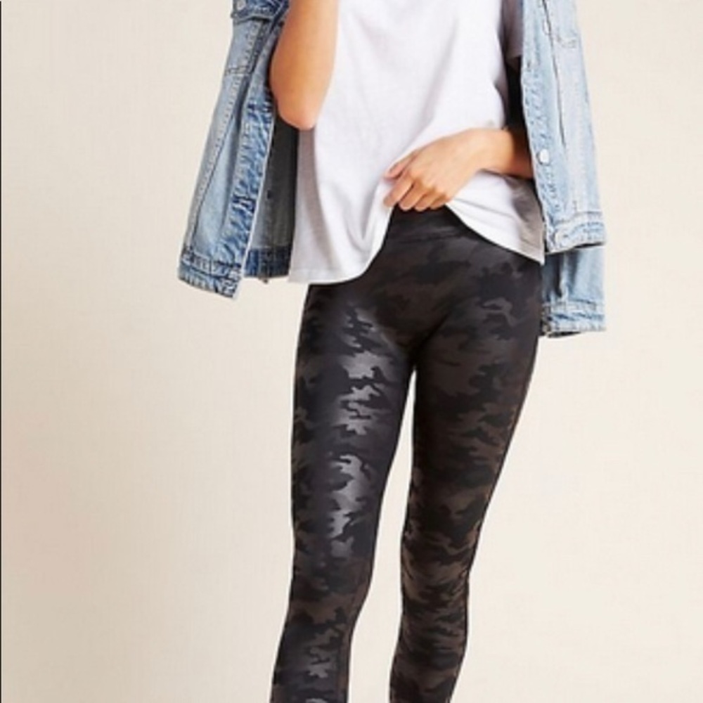 SPANX Black Camo Shape wear Leggings size XS